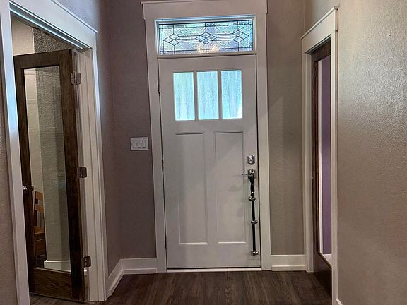 5th image of 176 Red Bud Ln