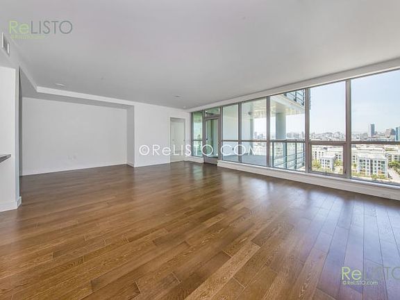 3rd image of 718 Long Bridge St #1204
