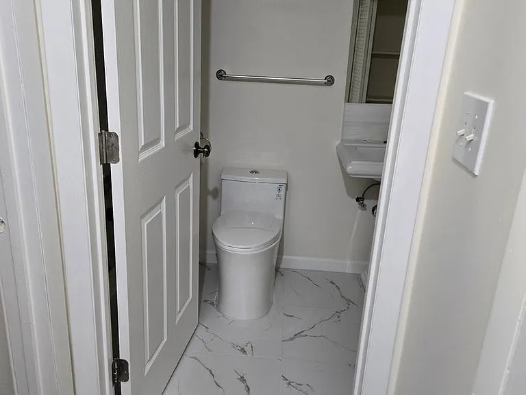 77 Juniper Rd — Photo 37