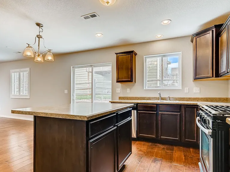 974 Diamond Rim Dr — Photo 3