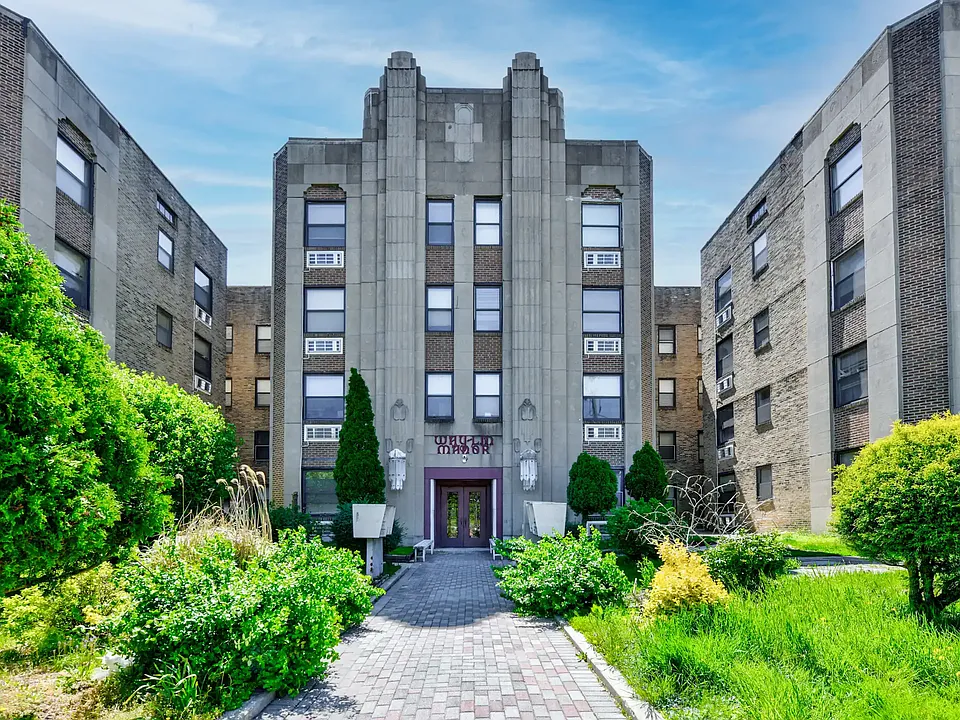 Waylin Manor Apartments