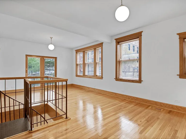 3602 N Hermitage Ave #1 — Photo 1
