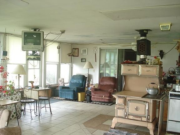 3rd image of 2982 Night Shade Blvd