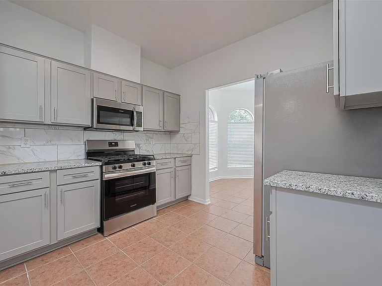 12230 Hawthorne Hill Cir — Photo 18
