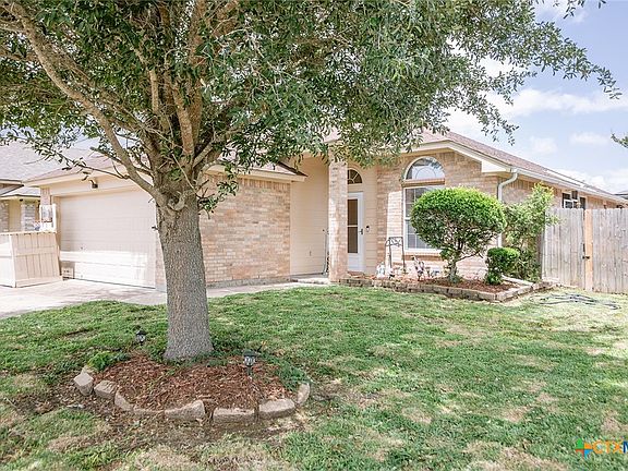 2nd image of 208 Yellowstone Dr