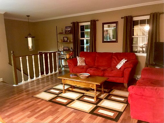4th image of 2727 Pineview Dr