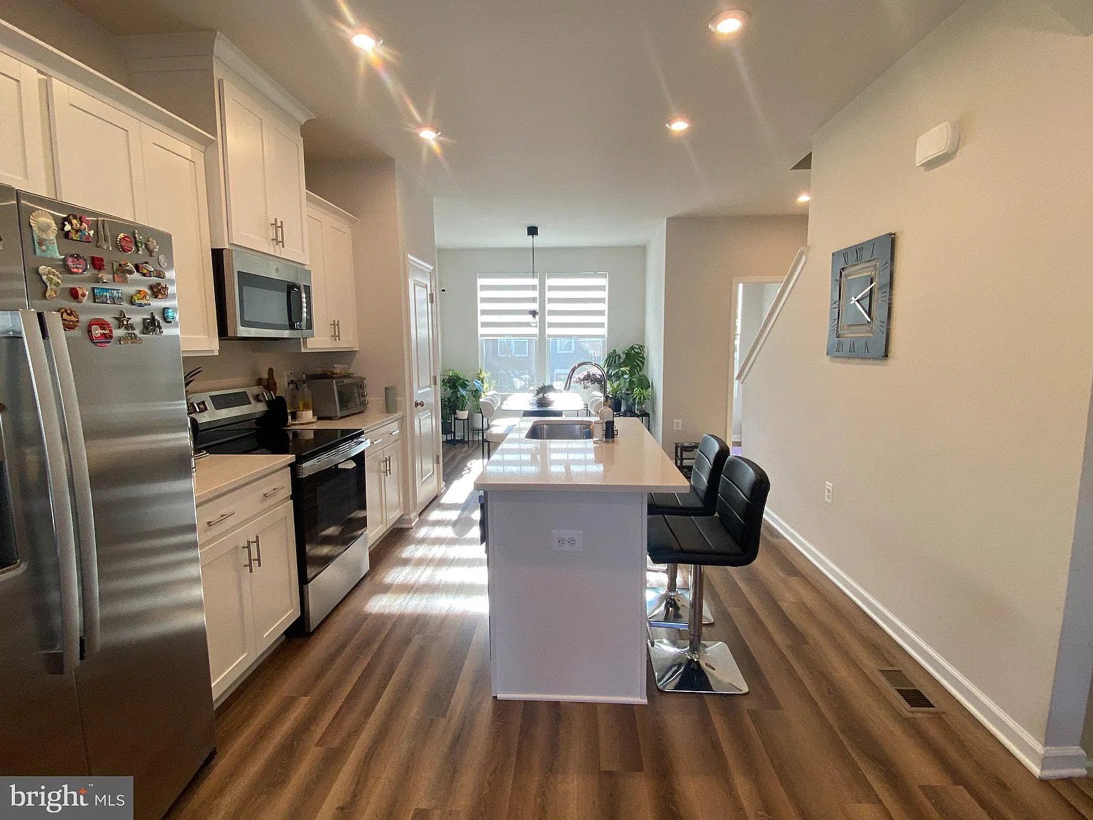 2 bed, 2.5 bath, 1397 sqft, $2,050 — Photo 3