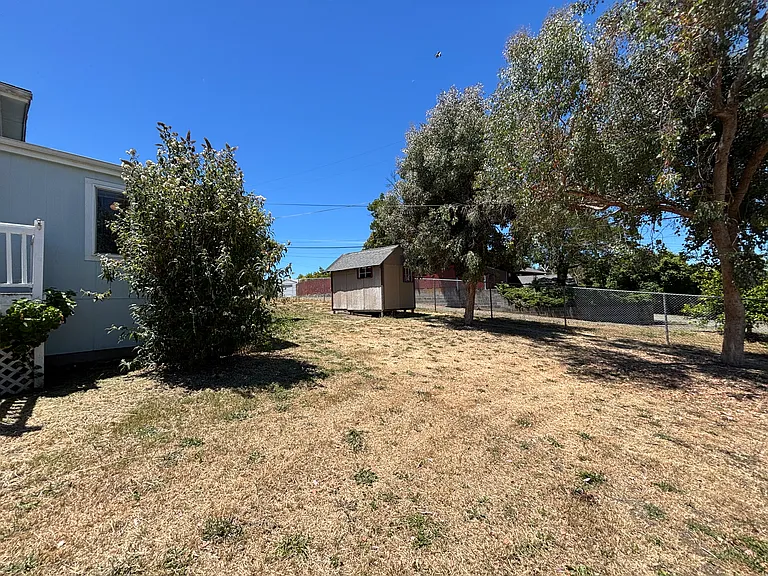 Taylor Ave — Photo 18