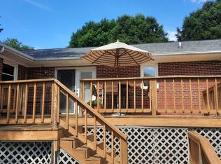 1105 Dejarnette St, Elizabethton, TN 37643