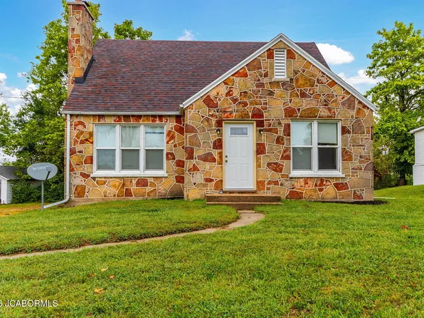 1127 E Main St, Linn, MO 65051