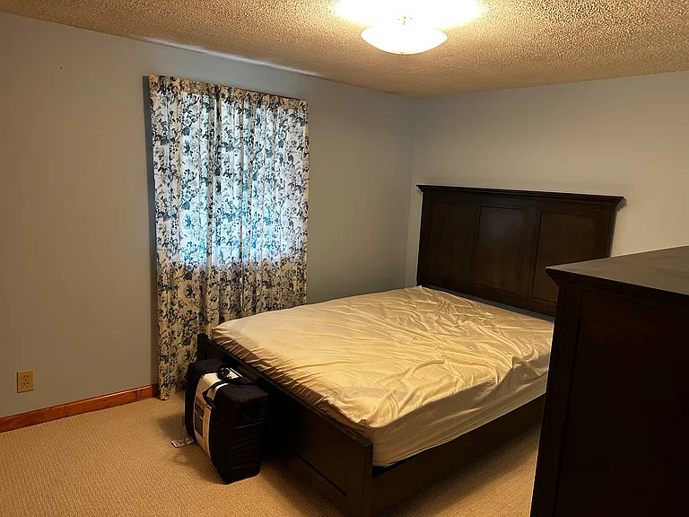 140 N Michael Dr — Photo 7