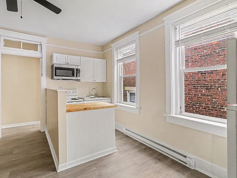 2156 W Clifton Ave #2 — Photo 6