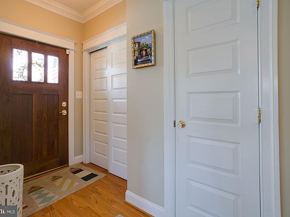 5th image of 606 N Hudson St