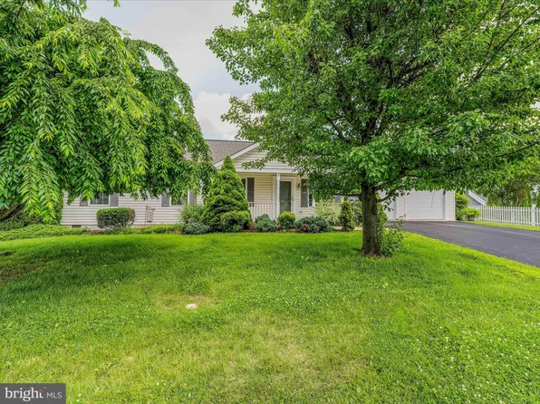 101 Sentry Ln, Martinsburg, WV 25401