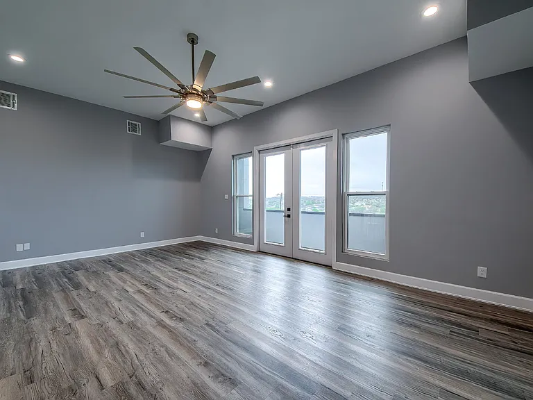 714 Misty Water Ln — Photo 15
