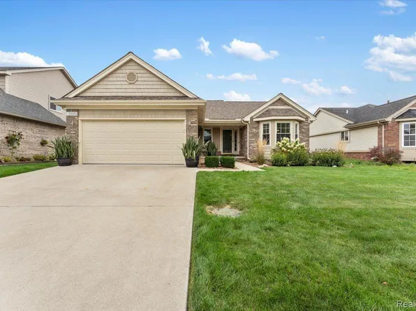 23093 Brentwood Dr, Trenton, MI 48183