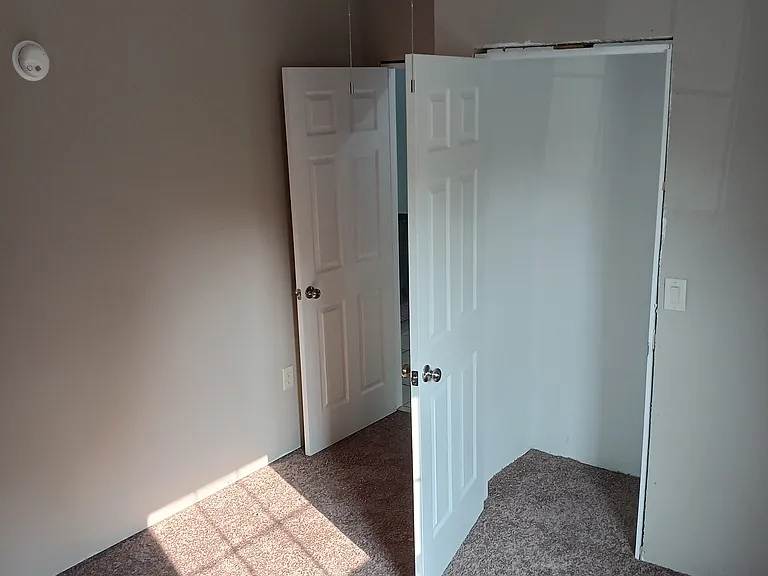 Spare Bedroom (2nd photo)