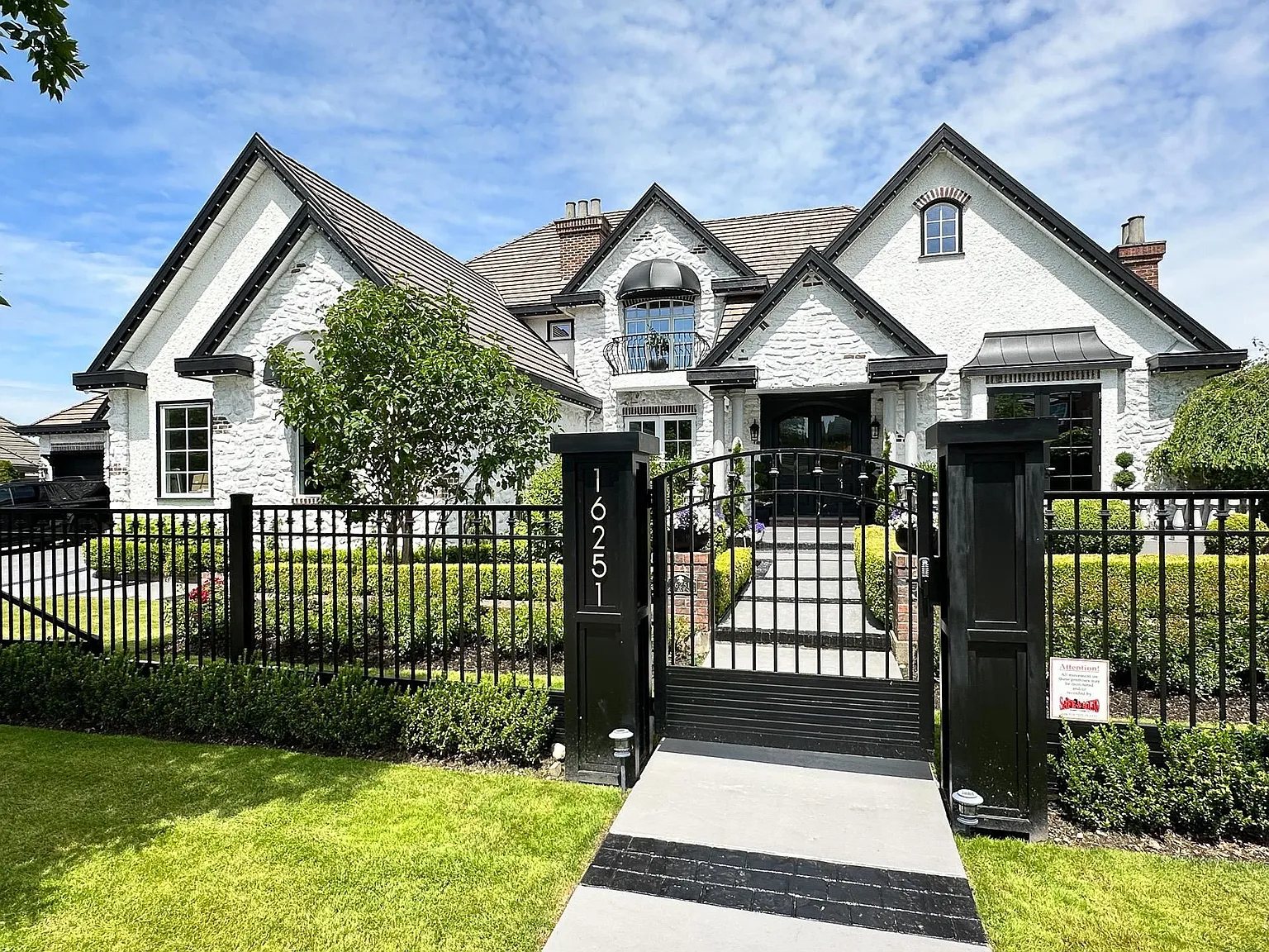 16251 36a Ave photo 1