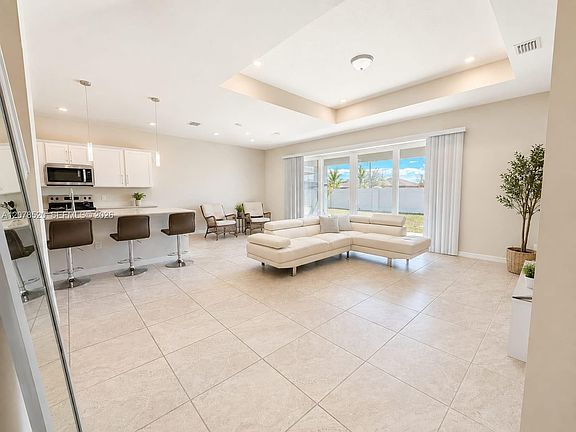 3rd image of 3078 Norcott Dr