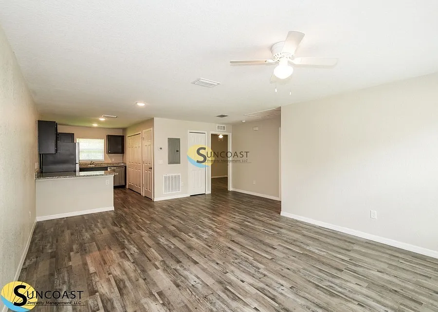 Building Photo - 9454 N Travis Dr