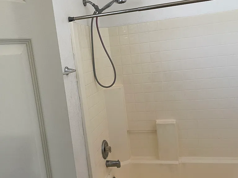110 S Apache Ave — Photo 11