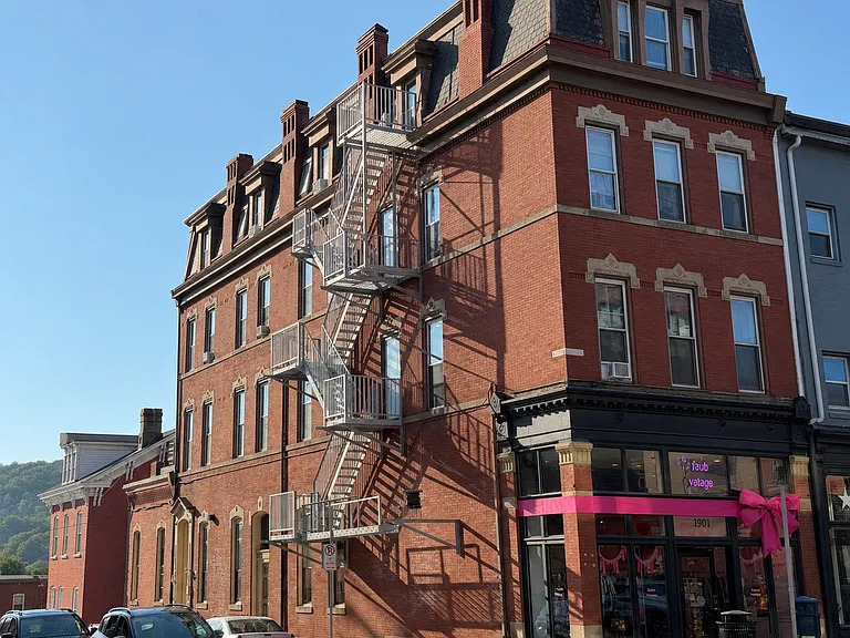 3701 Butler St #3 — Photo 7