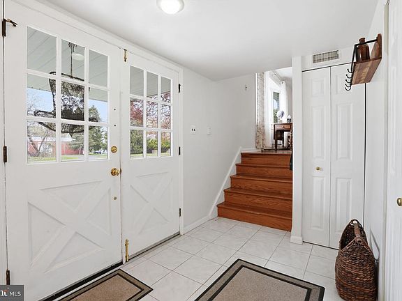 5th image of 1240 Almshouse Rd