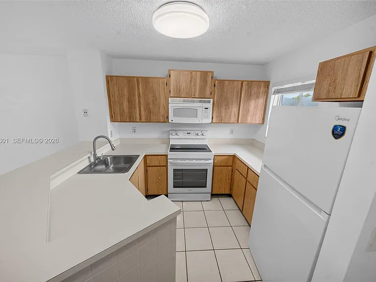 8750 N Sherman Cir #305 — Photo 38
