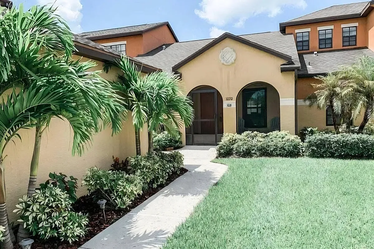 Building Photo - 1070 Luminary Cir #106
