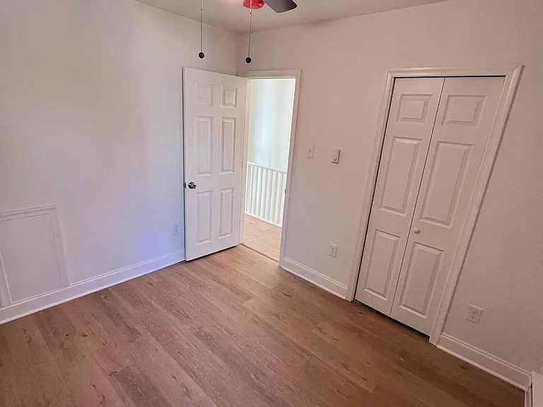 263 E Penn St — Photo 5