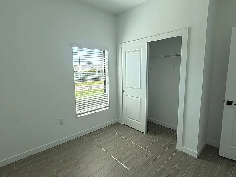1504 Gary Ln — Photo 6