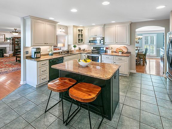 5th image of 1220 Hamstead Ct