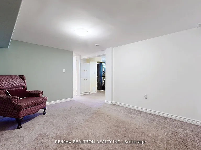 84 Santamonica Blvd #LOWER — Photo 17