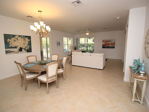 3rd image of 12811 Carrington Cir