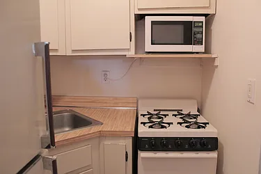 Rented by Eljay Realty, Co.