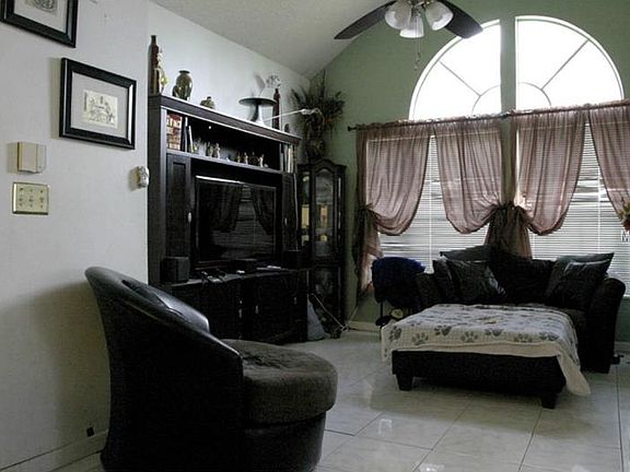 3rd image of 12293 Armenia Gables Cir #12293