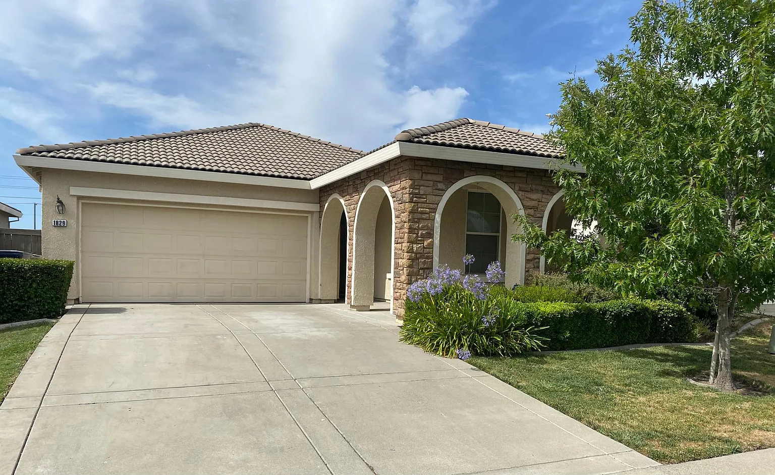 1829 Zurlo Way photo 1