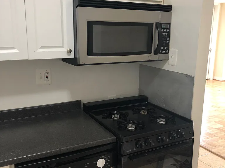 1011 Arlington Blvd #906 — Photo 5