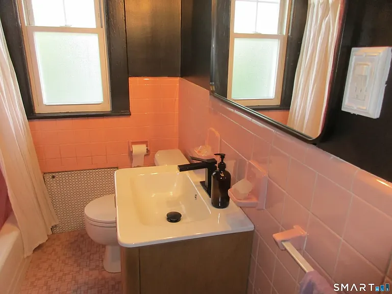 160 Main St #2 — Photo 3
