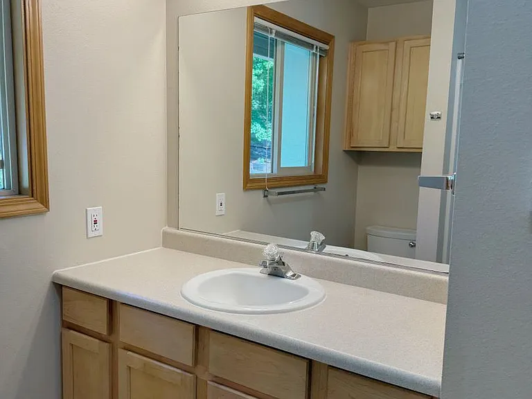 Roxclif Apartments — Photo 27