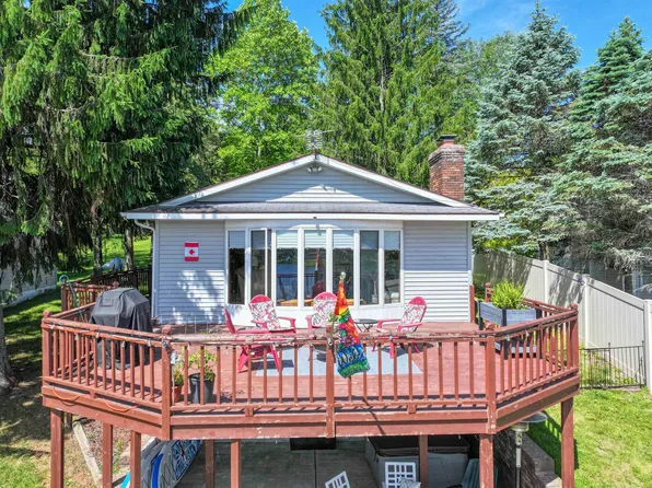 6300 Bullard Rd, Fenton, MI 48430