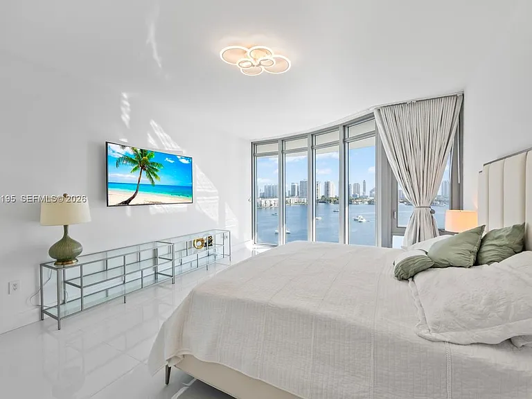 17301 Biscayne Blvd #811 — Photo 24