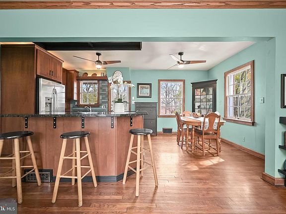 3rd image of 6715 Queens Chapel Rd