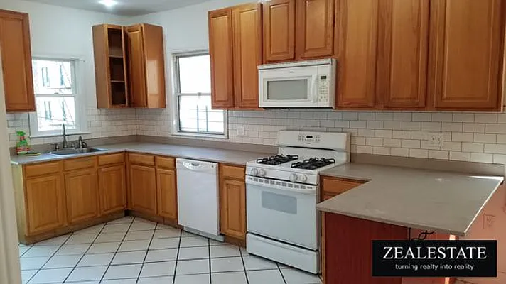 Rented by ZealEstate Group Inc | media 6
