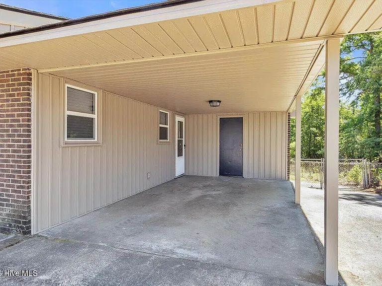 2240 Walden Dr — Photo 15
