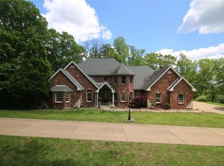 724 Old Kiefer Creek Rd, Ballwin, MO 63021