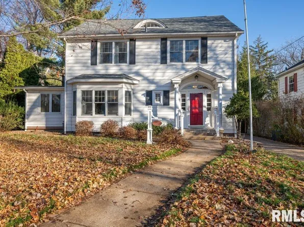 243 Fernwood Ave, Davenport, IA 52803