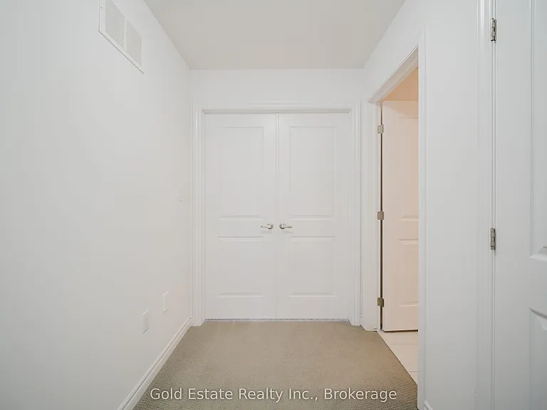 19 McLaren Ave — Photo 27