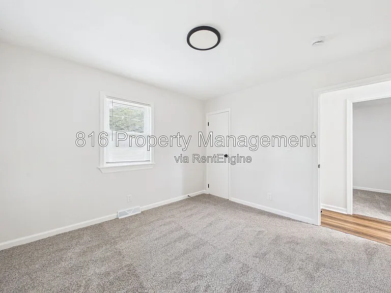 9109 E 44th St — Photo 11