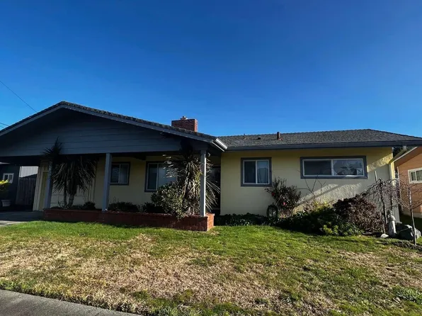 967 Huntington St, Crescent City, CA 95531